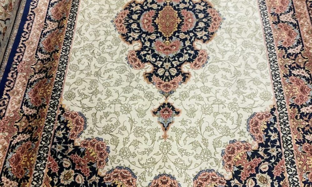 100% real Silk qum